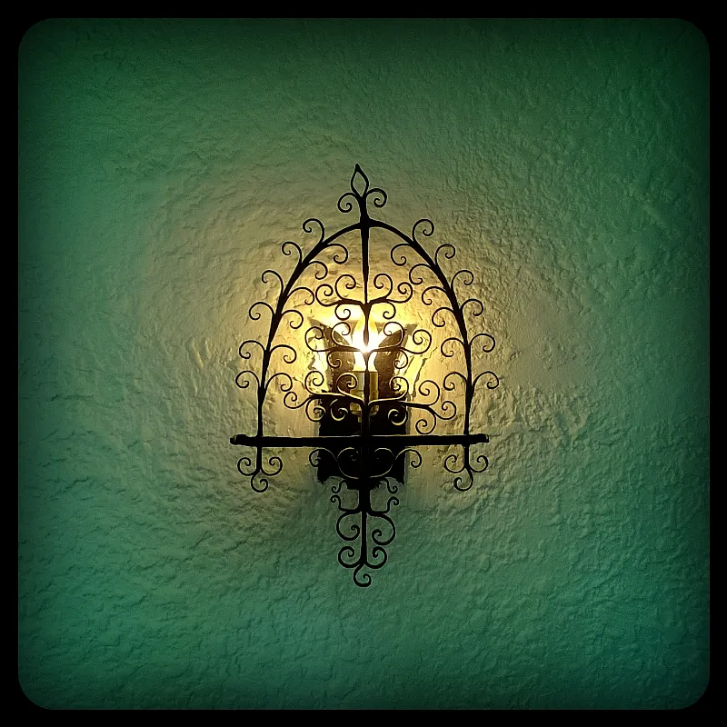 El Villa Apartments — Photo 3