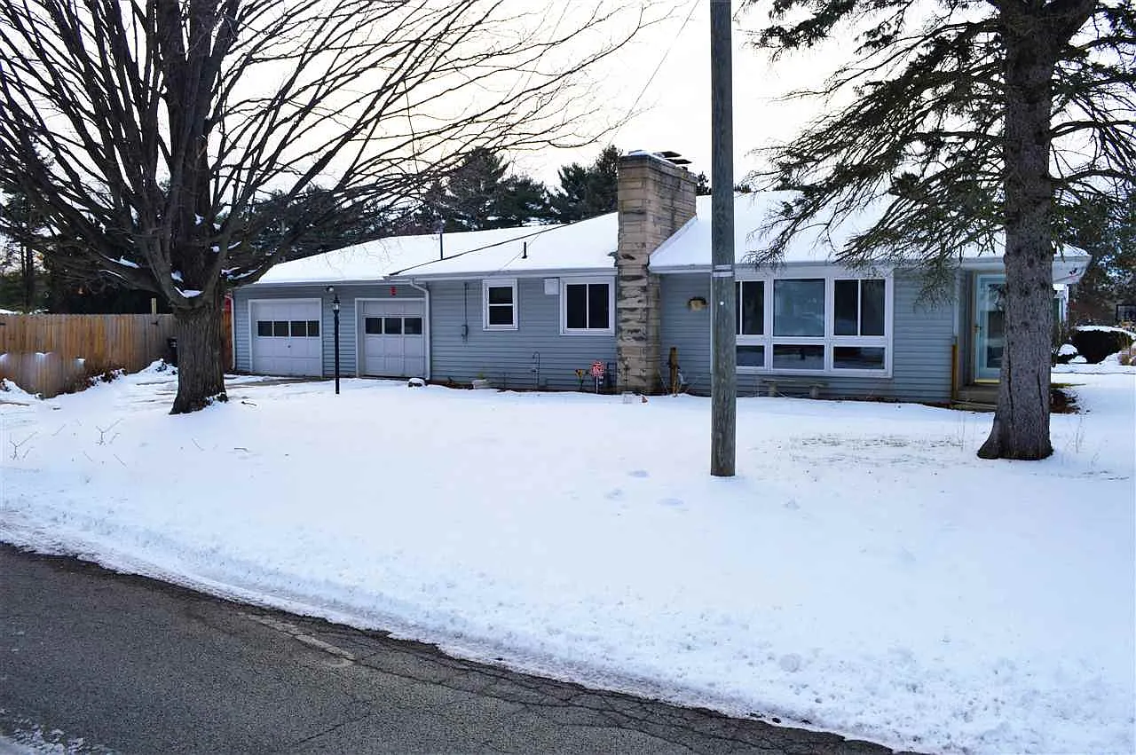 25588 Grant Rd photo 1