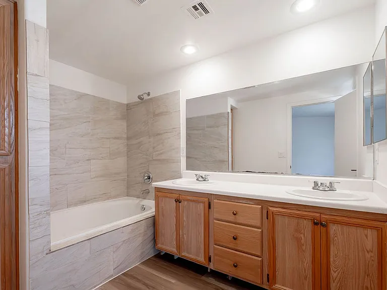 2095 Betty Davis St — Photo 18