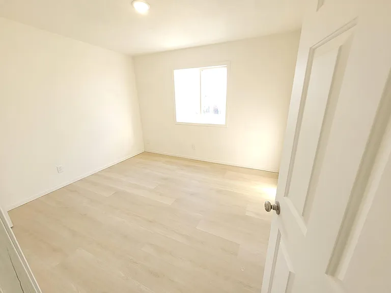 20 Westhaven Dr — Photo 3