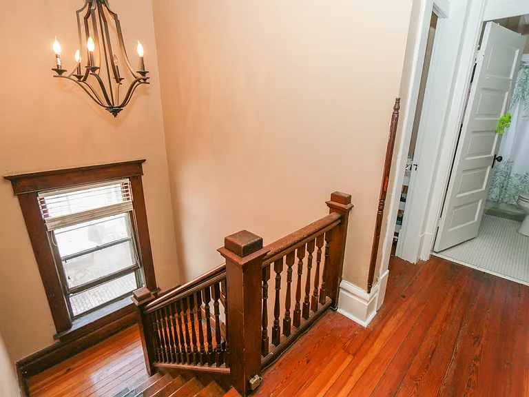 734 Kerr St — Photo 5