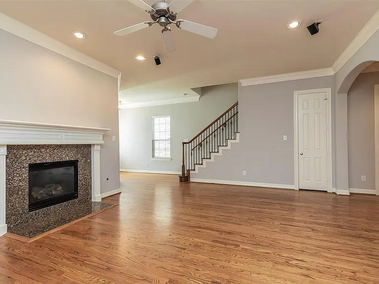10126 Holly Chase Dr — Photo 8