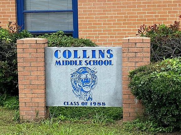 5th image of Dobbins Rd