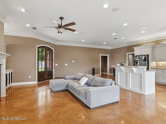 3rd image of 179 Copper Ridge Ln