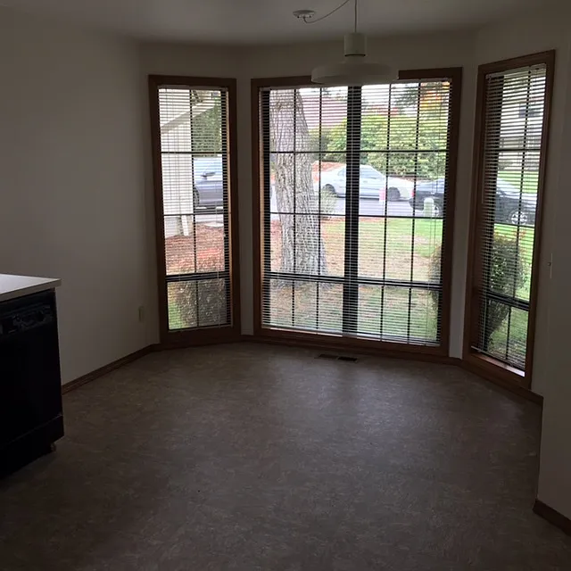 17545 NW Woodmere Court ~ Wonderful home in Cul-de-sac — Photo 2