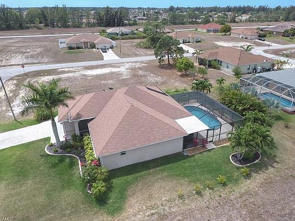 3rd image of 2124 NW 18th Pl