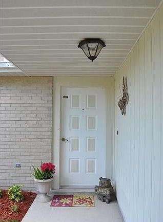 3rd image of 241 SW Tulip Blvd