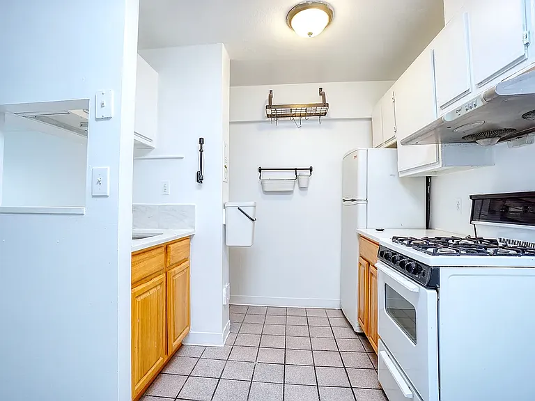 135 Division St #8C — Photo 6