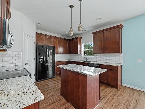 5th image of 406 Gianna Ln