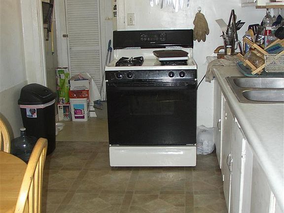 5th image of 13853 Village Ave