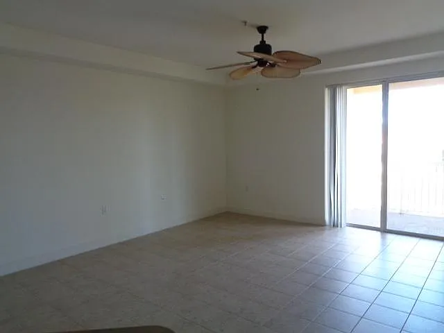 2 bed, 1096 sqft, $1,700 — Photo 4