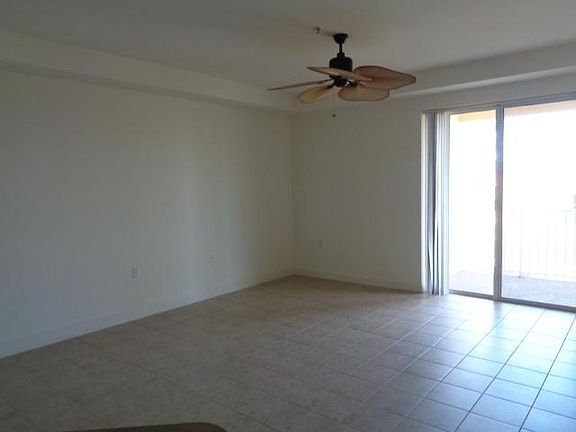 4th image of 1512 SW 50th St APT 203