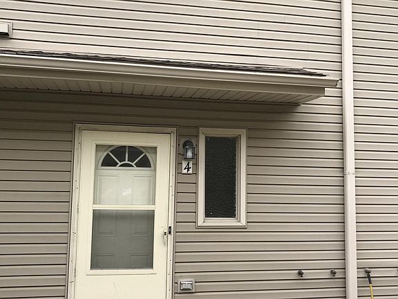2nd image of 29W558 Winchester Cir N