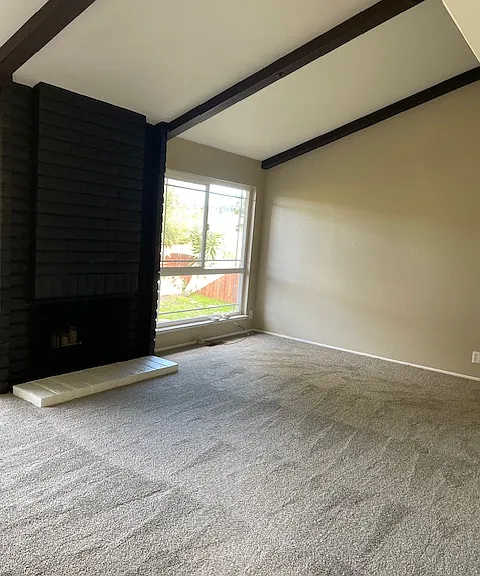27933 Edgecliff Way — Photo 3