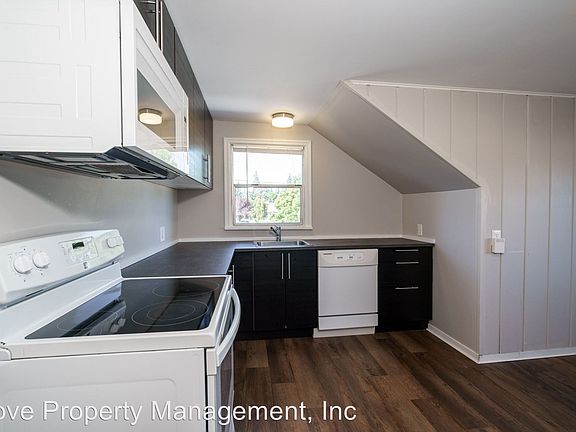 3rd image of 2228 E 8th St