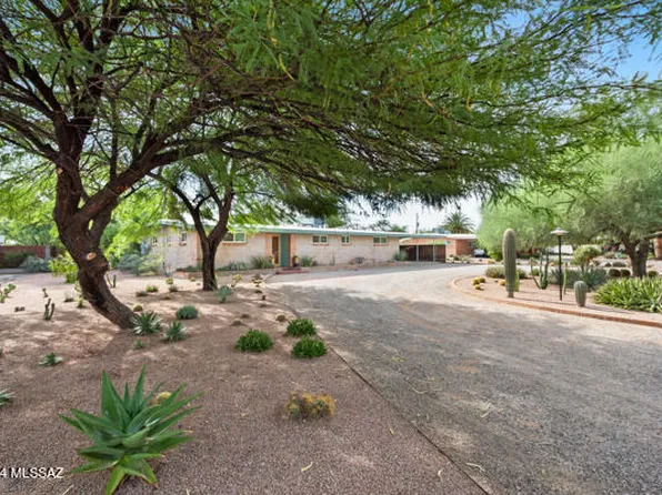 511 S Essex Ln, Tucson, AZ 85711