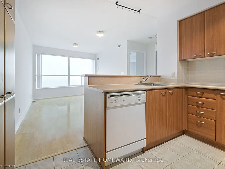 36 Lee Centre Dr #2615 — Photo 8