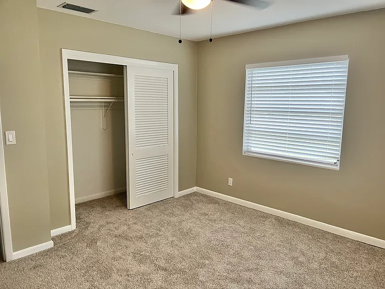 1554 Hillcrest Dr — Photo 15