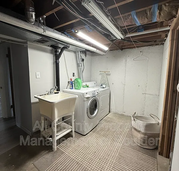 380 S 42nd St — Photo 17