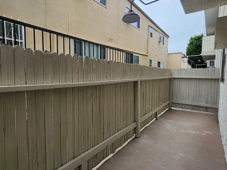 10138 Palms Blvd #2 — Photo 17