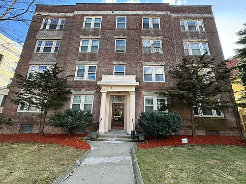 14 Centre St Photo 1