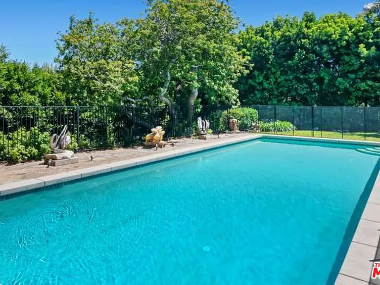 510 Toyopa Dr — Photo 36