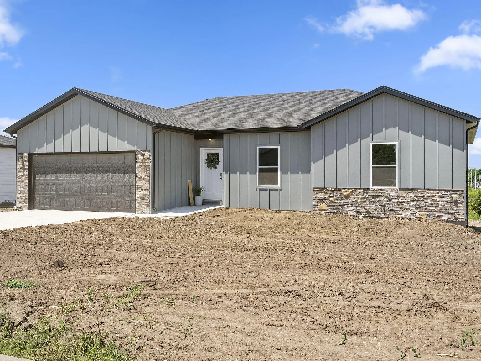 3 bed, $1,595 — Photo 2