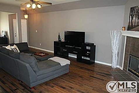 4th image of 6413 High Cliff Dr