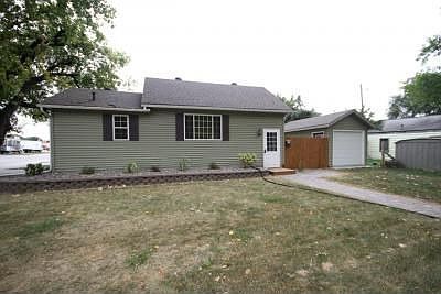 3rd image of 202 1st Ave E