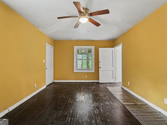 3rd image of 1239 Eastland Rd SE