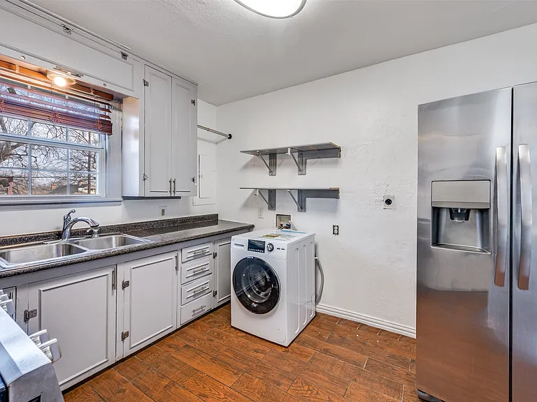 921 E Ramsey Ave — Photo 6