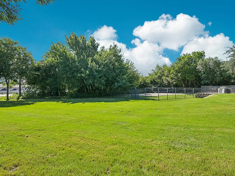 Southpoint Villas — Photo 28