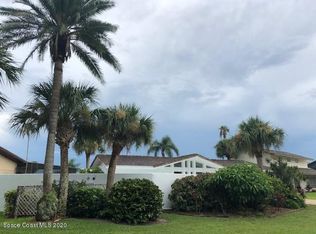 35 Yawl Dr, Cocoa Beach, FL 32931