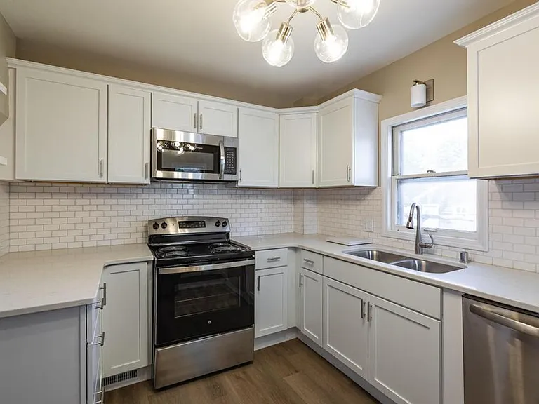 1512 Charles St — Photo 1