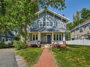 7 Chapel Ln, Riverside, CT 06878