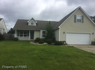 814 Pebble Ridge Ct, Fayetteville, NC 28311