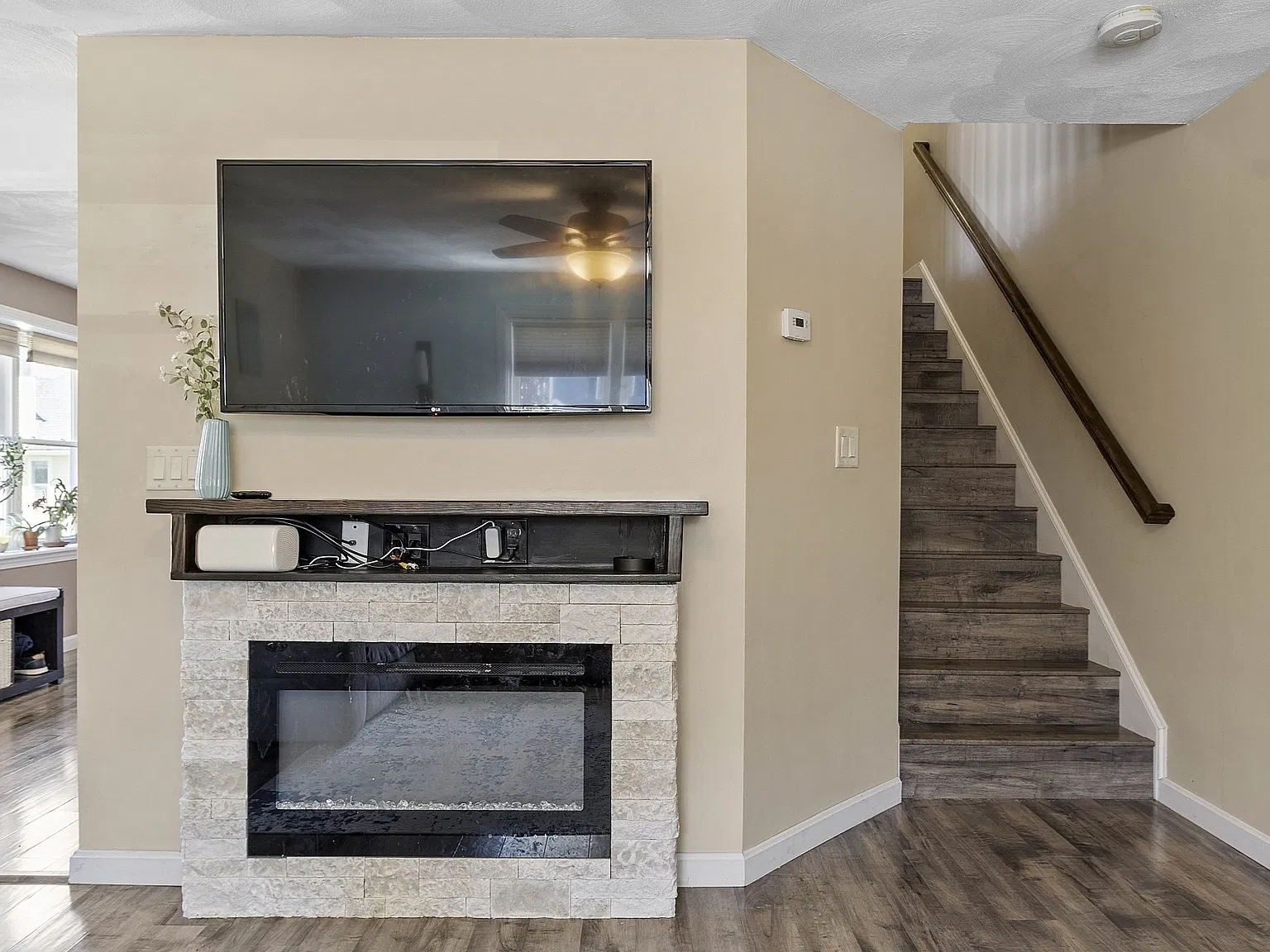 3 bed, 2.5 bath, 1500 sqft, $3,750 — Photo 3