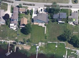 3037 Memorial Dr, Muskegon, MI 49445
