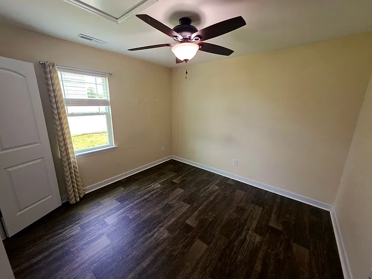 222 Rowland Dr — Photo 6