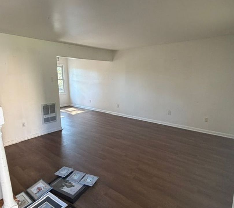 1st image of 700 Skyline Cir #5