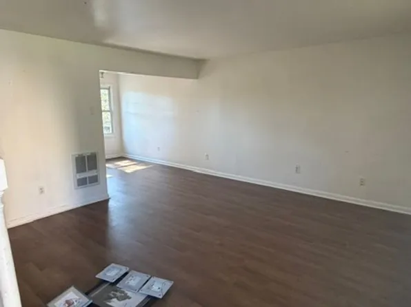 700 Skyline Cir