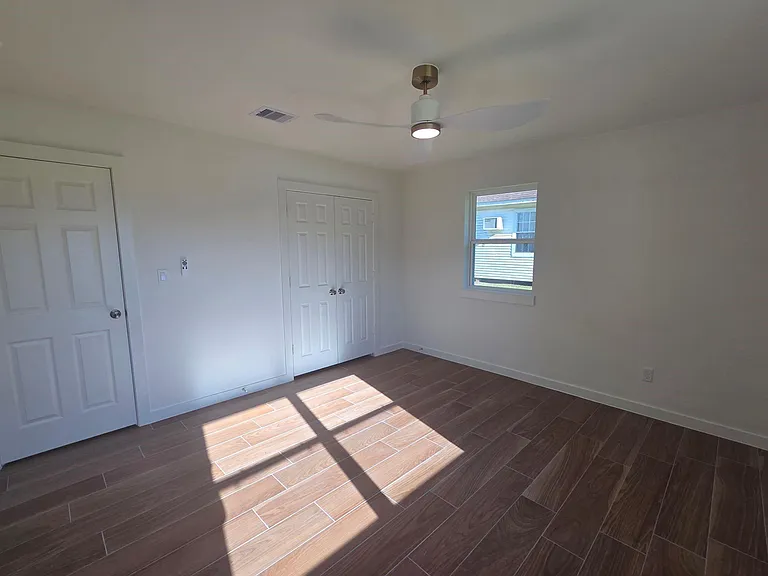 803 Coleman St — Photo 15