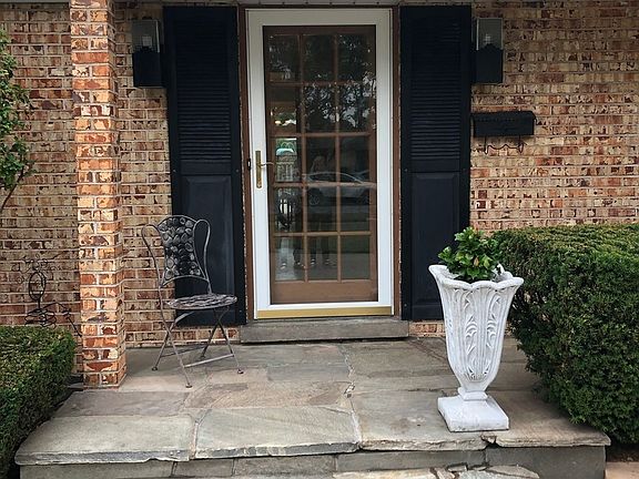 2nd image of 3016 Mary Kay Ln