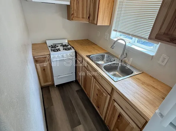 3901 Northwood Dr APT 8, Anchorage, AK 99517