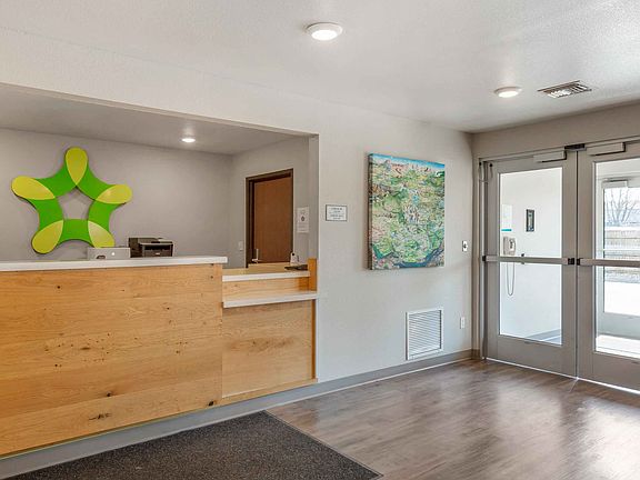 Lobby and Guest Check-in