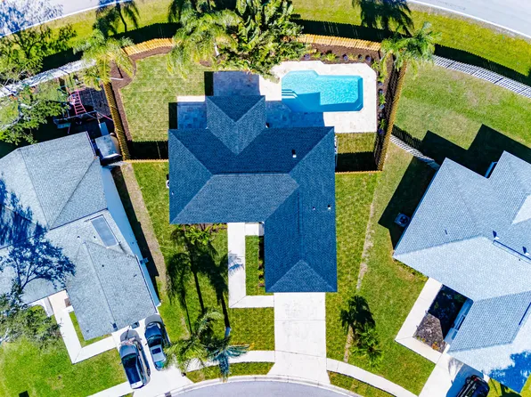 108 Stillwater Circle, Jupiter, FL 33458