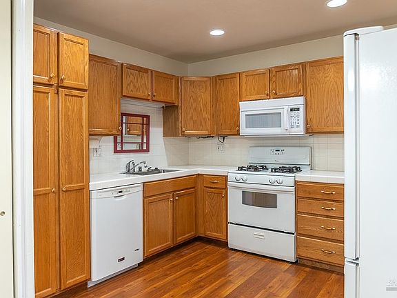 2nd image of 8383 Lasalle Avenue