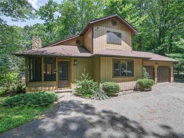 3289 Birch Hill Dr, Tannersville, PA 18372