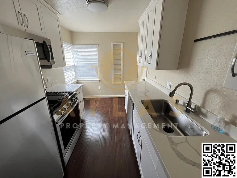1830 Magazine St — Photo 5