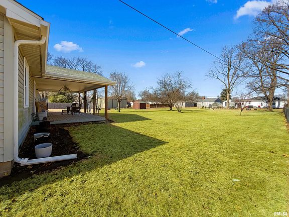 5th image of 1227 E Locust St